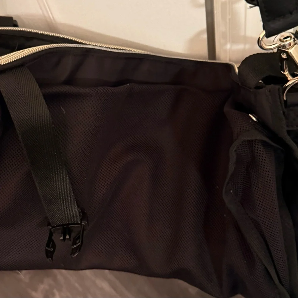 BEIS Black and Gold stroller caddy - Picture 6 of 7